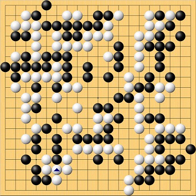 ネット囲碁オープン終局図　黒：加藤充志八段　　白：林漢傑七段　白番中押し勝ち