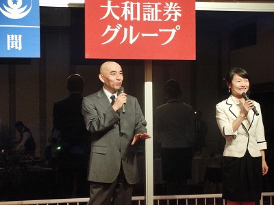 前夜祭。NHK解説を務める武宮九段（左）と聞き手の大沢四段（右） 